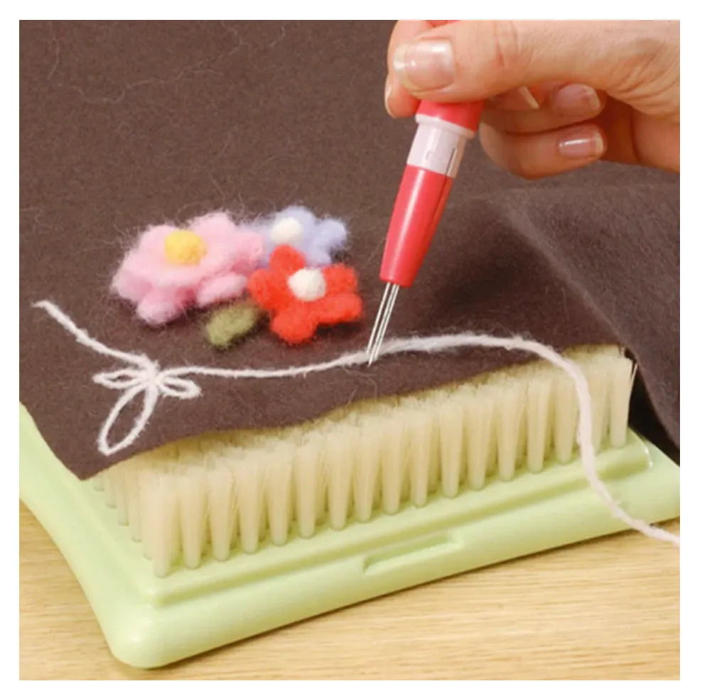 Clover Pen Style Felting Needle Tool