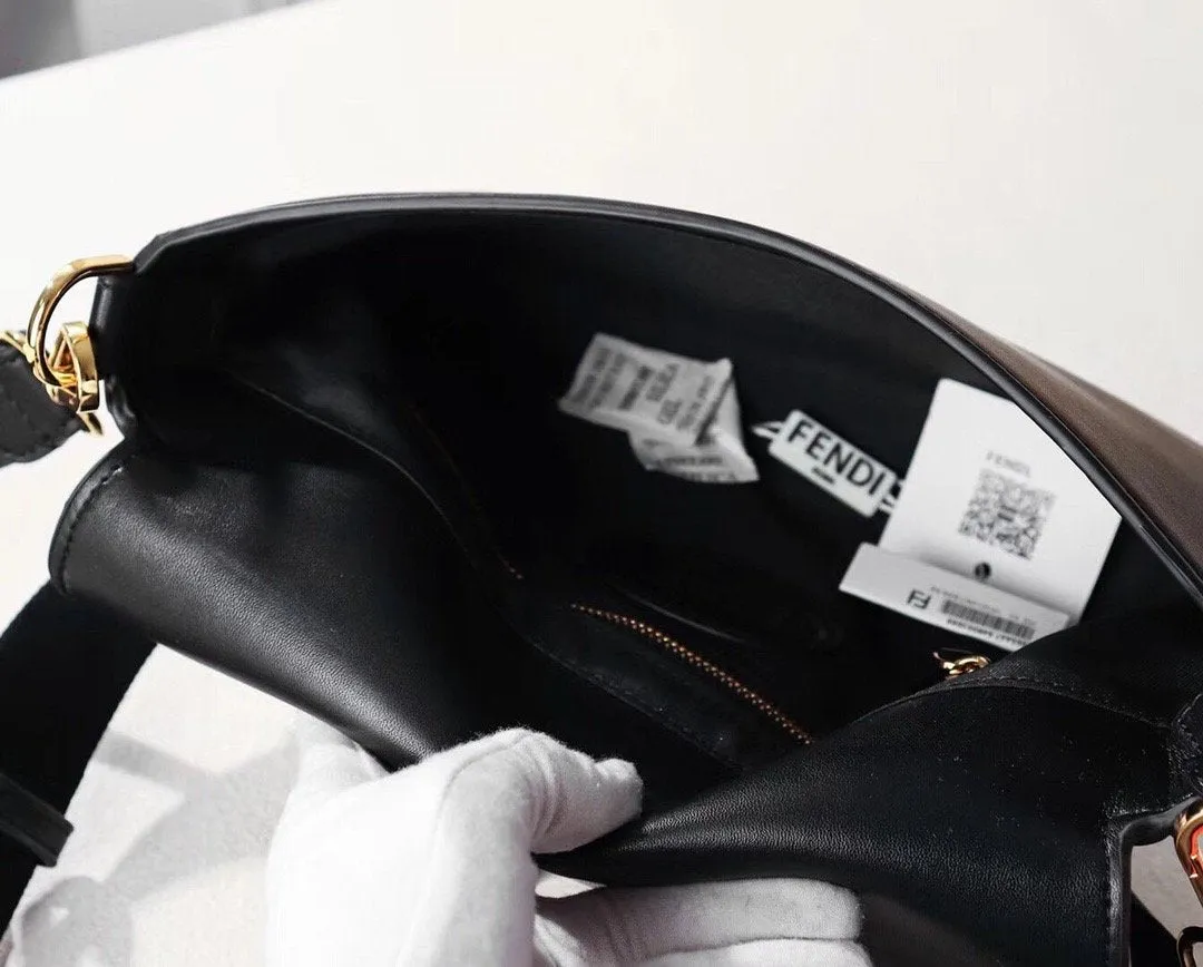EN   Designer bags by Fendi 069