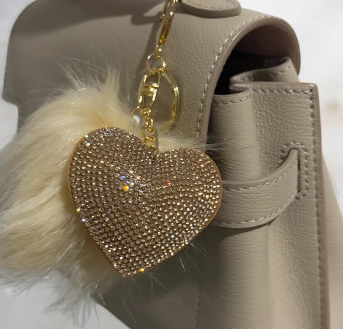 Glitter beige heart keychain | faux fur pompim | bag charm