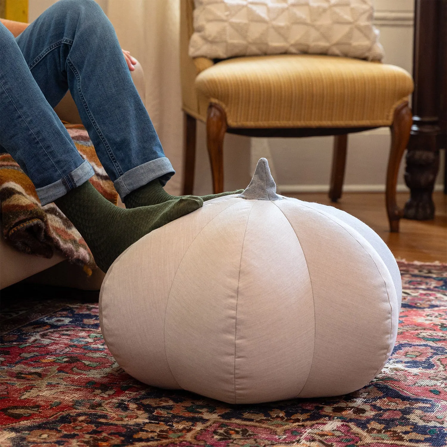 Jaxx Pumpkin Pouf - Luxurious Ottoman for Fall & Halloween Décor