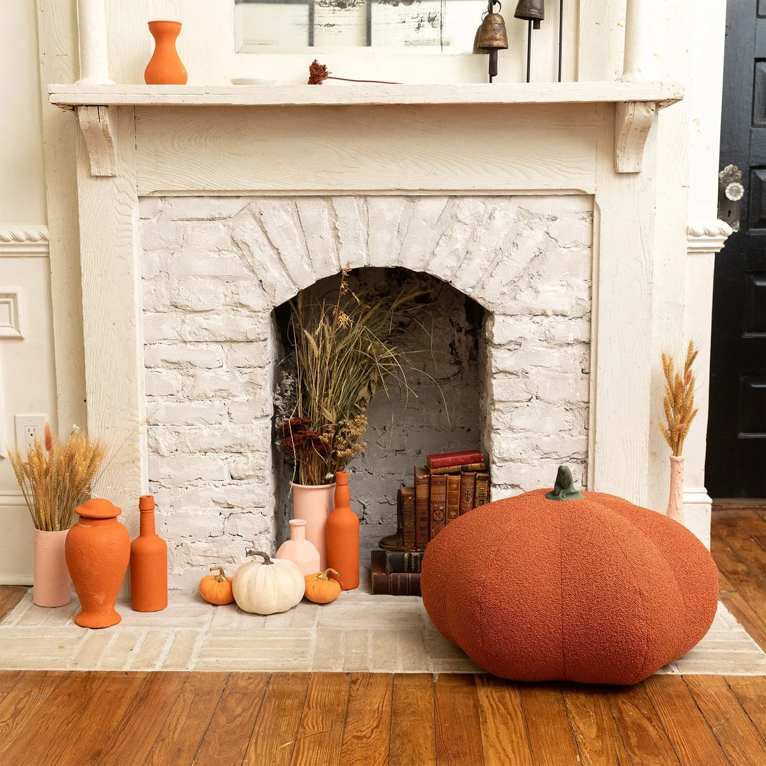 Jaxx Pumpkin Pouf - Luxurious Ottoman for Fall & Halloween Décor