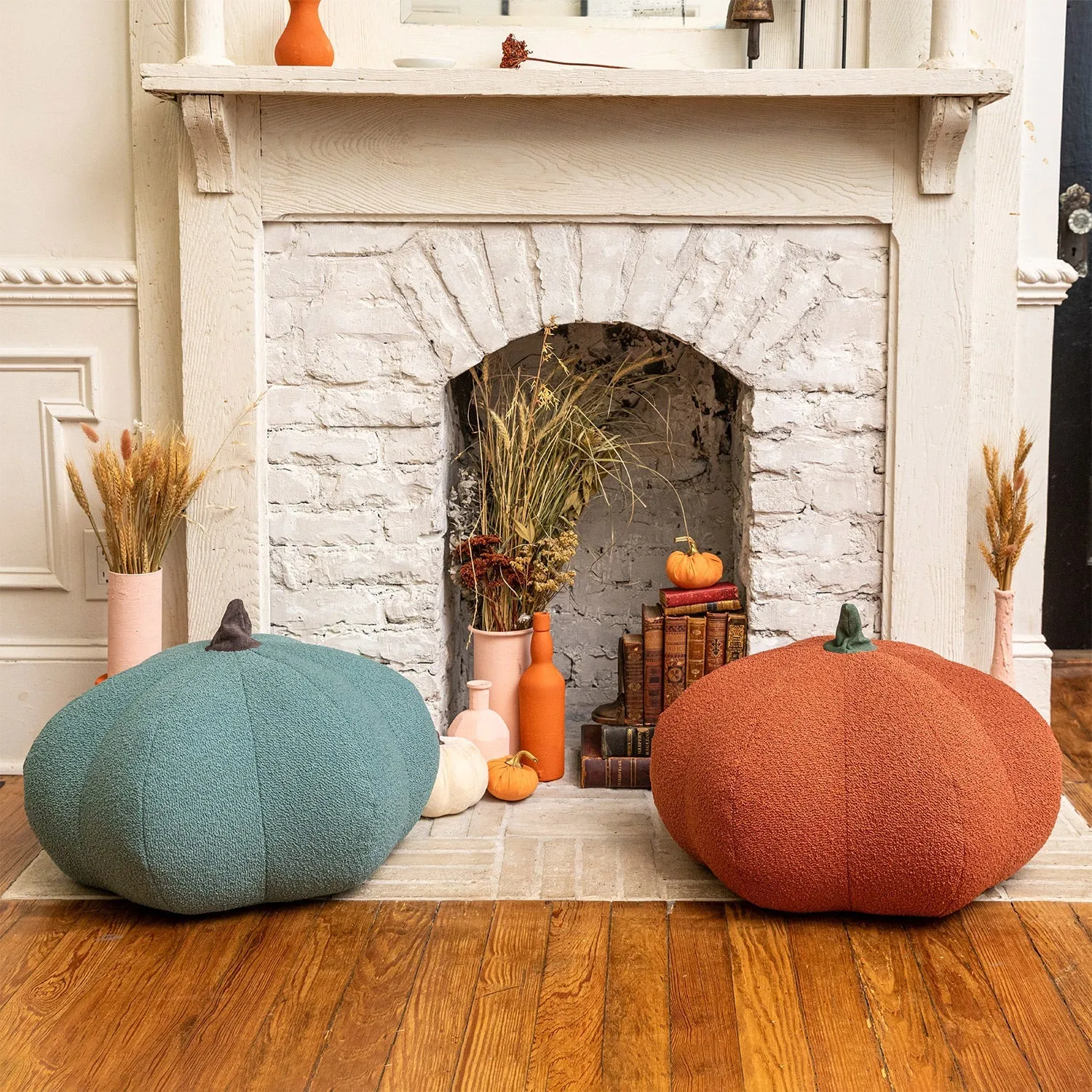 Jaxx Pumpkin Pouf - Luxurious Ottoman for Fall & Halloween Décor