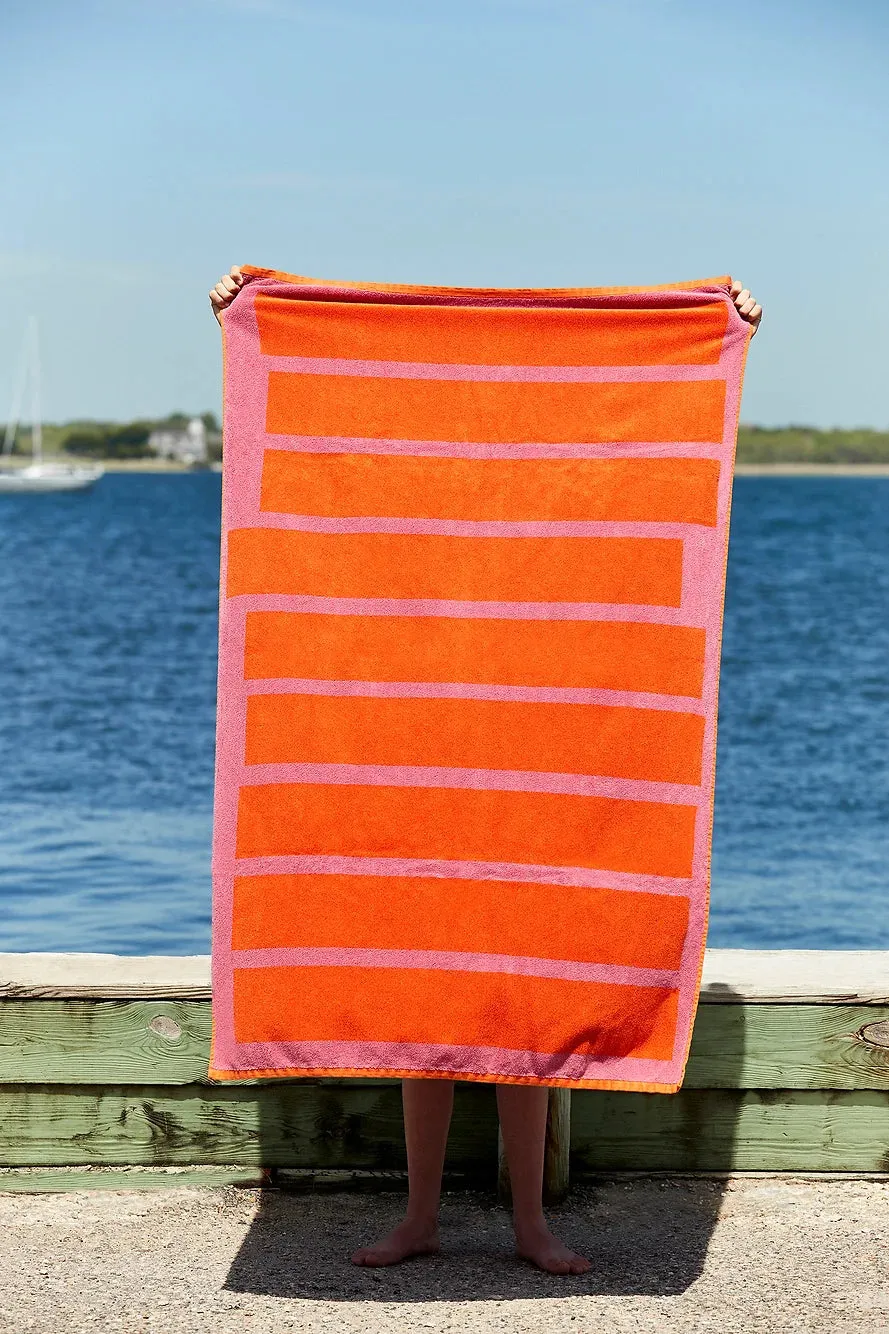 Lateral Objects Stack Towel