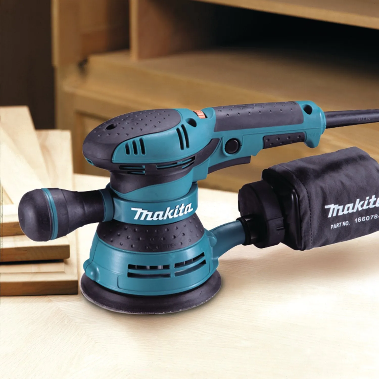 Makita (BO5041-R) 5” Random Orbit Sander (Factory Reconditioned)