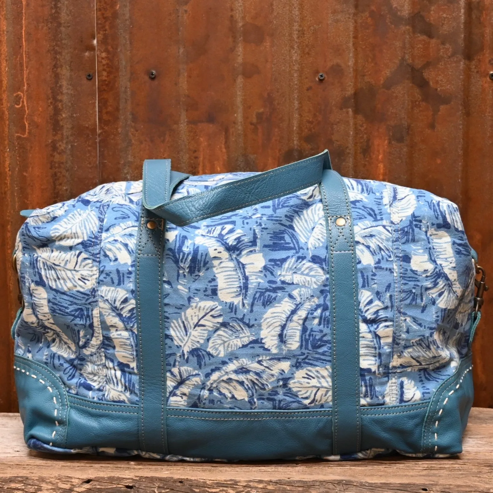 Myra Pinadora Traveller Bag in Blue  Leather and Cotton