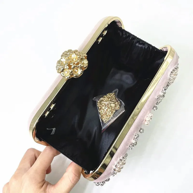 PERMANENTLY Heart Pattern Crystal Evening Clutch Bag