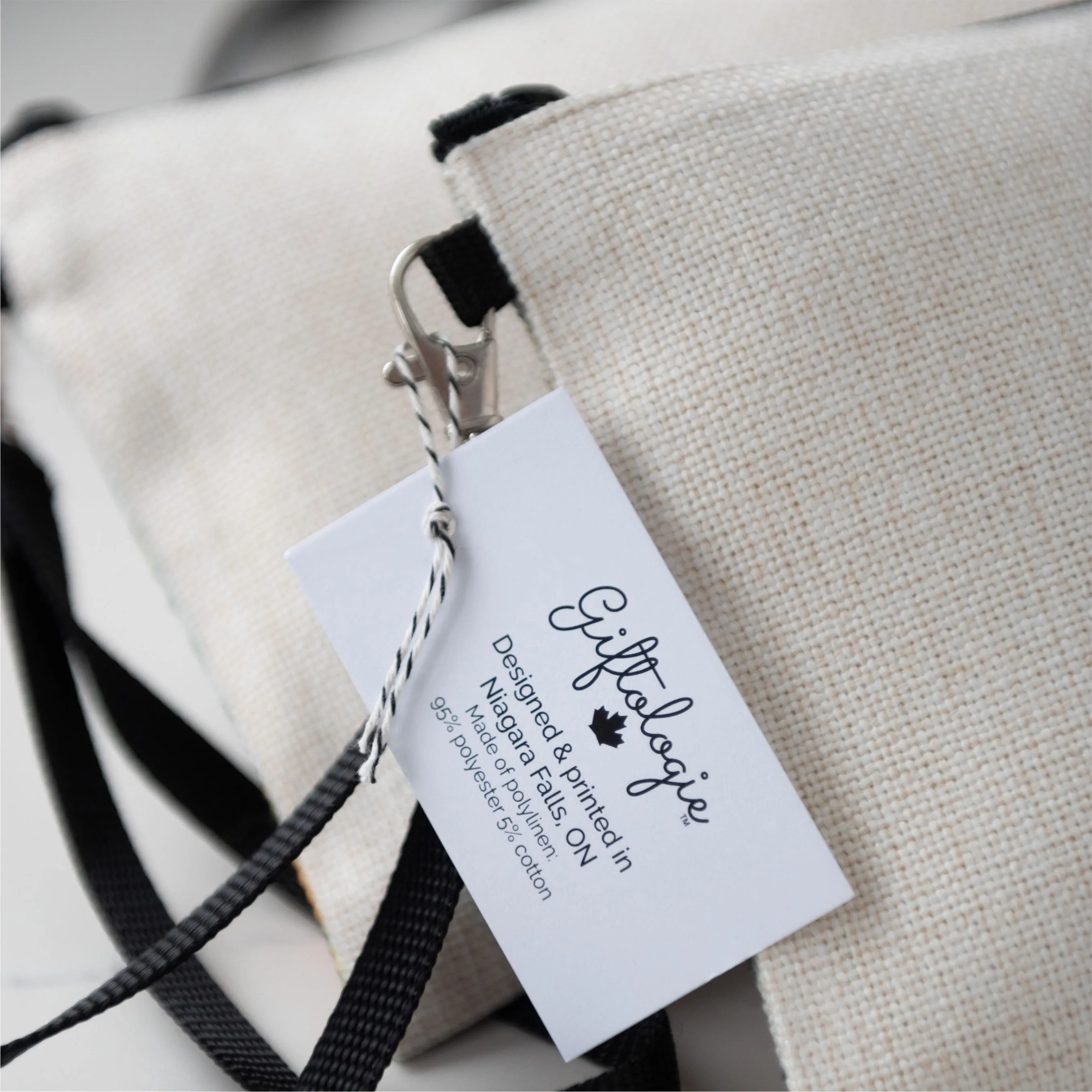 Return to Sender Zippered Linen blend Bag